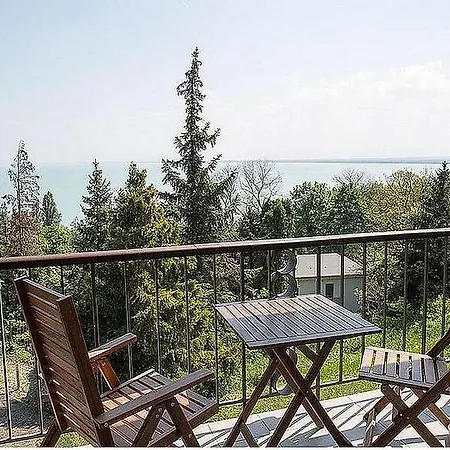 Media Balaton Bed and Breakfast